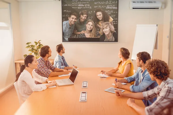 Gente de negocios durante la reunión —  Fotos de Stock