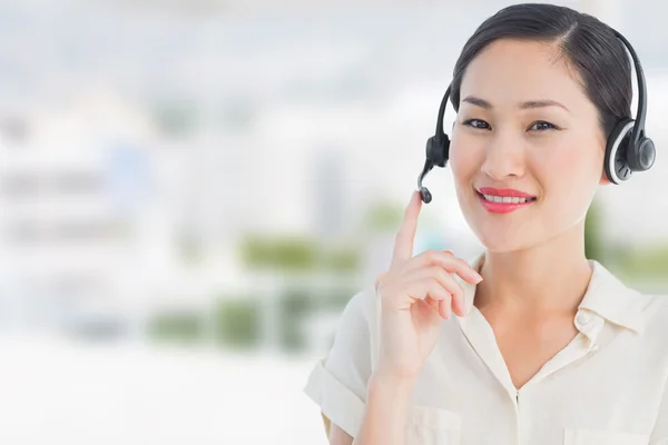 Ejecutiva femenina con cabezas — Foto de Stock