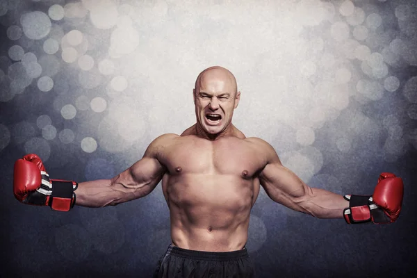 Boxeador con los brazos extendidos —  Fotos de Stock