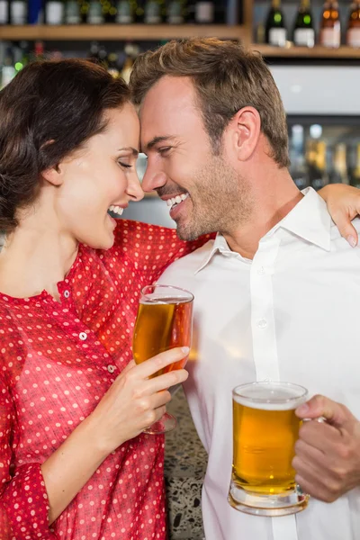 Couple head to head smiling — Stock Photo, Image