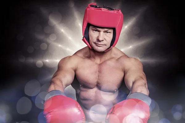 Boxer mit roten Handschuhen und Kopfbedeckung — Stockfoto
