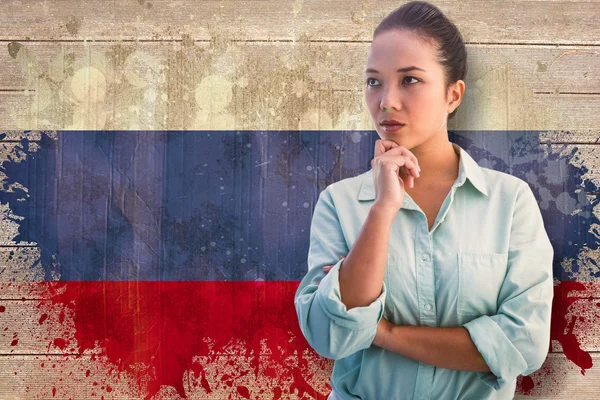 Mujer de negocios contra bandera rusa —  Fotos de Stock