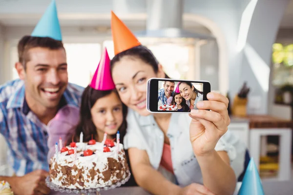 Amily prendendo selfie — Foto Stock