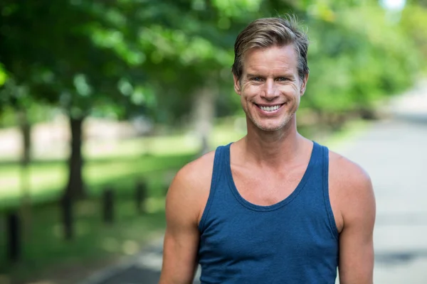 Sportsman posing in front of the camera — Stock Photo, Image