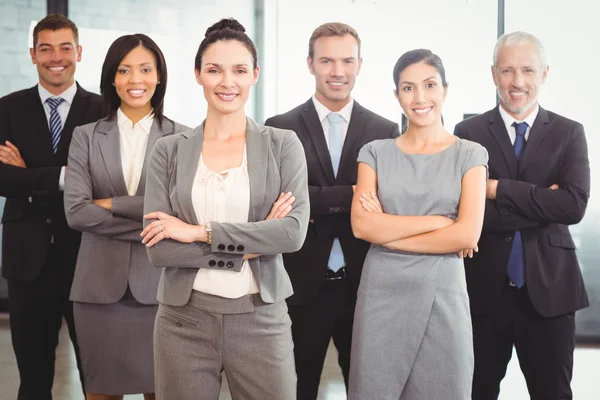 Уверенный бизнес-команда в офисе — стоковое фото