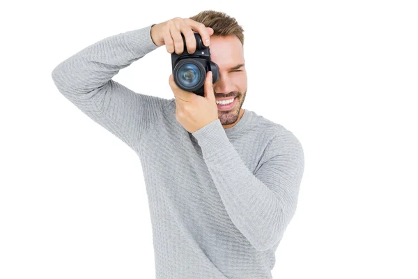 Hombre fotografiando con cámara — Foto de Stock