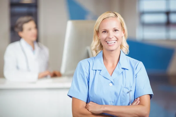 Doctor with arms crossed — Stock Photo, Image