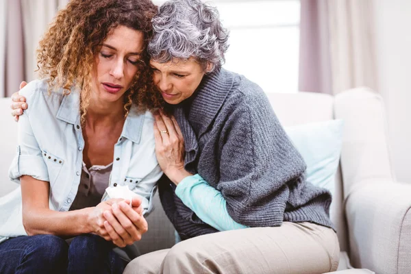 Mother comforting tensed daughter — Stock Photo, Image