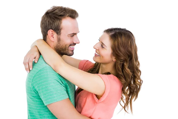 Casal abraçando uns aos outros — Fotografia de Stock