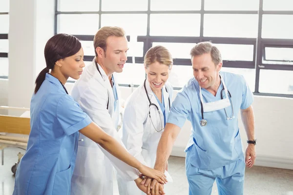 Les mains de l'équipe médicale empilées — Photo