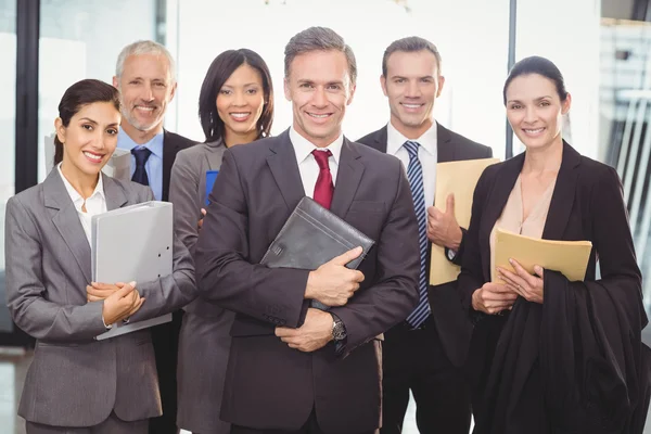 Verksamhet team med dokument och arrangör — Stockfoto