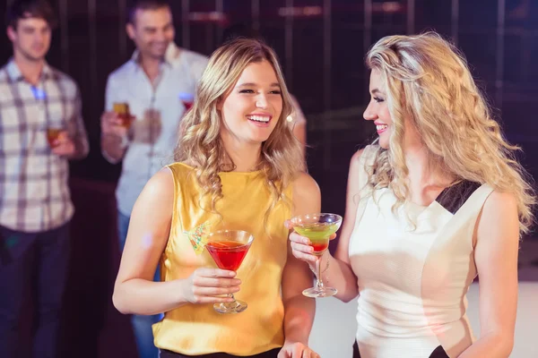 Pretty girls with cocktails — Stock Photo, Image