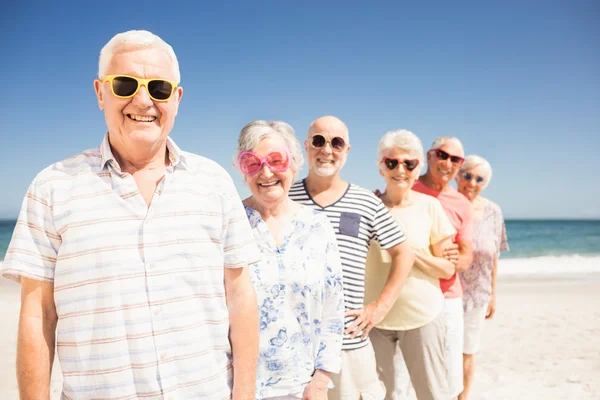 Porträtt av leende senior vänner — Stockfoto