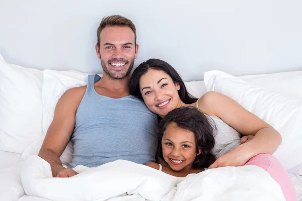 Boldog család saját hálószoba — Stock Fotó