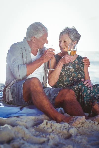 Seniorenpaar beim Picknick — Stockfoto