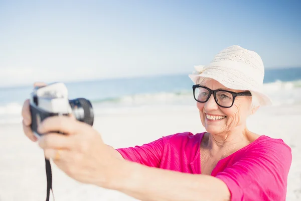 Starszy kobieta przy selfie — Zdjęcie stockowe