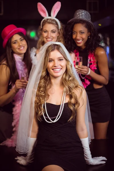 Vrienden vieren bachelorette partij — Stockfoto