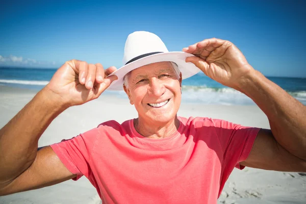 Portrait of smiling senior man — Stock Photo, Image