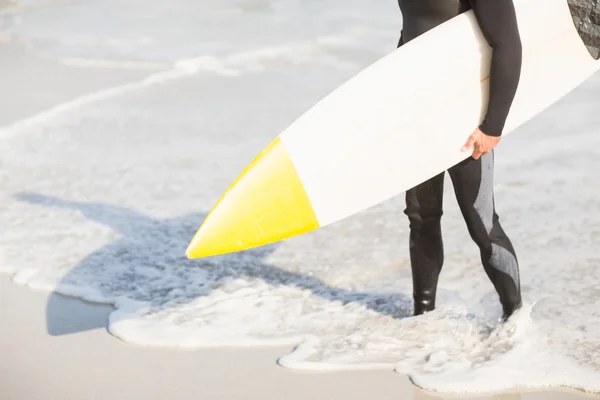 Surfer Füße am Strand — Stockfoto