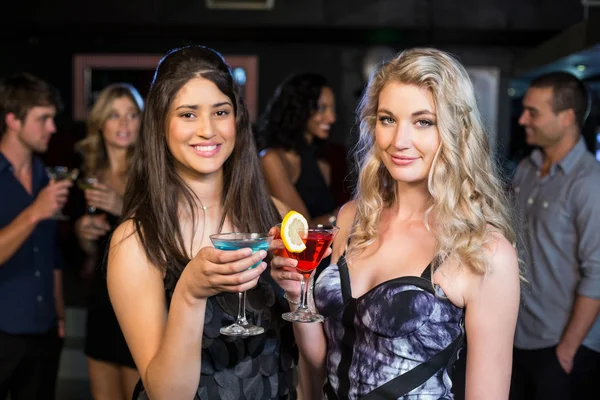 Portrait of friends having a drink — Stock Photo, Image