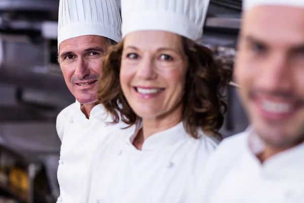 Chefs souriant à la caméra — Photo