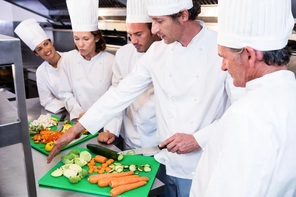 Chefe de cozinha colegas de ensino — Fotografia de Stock