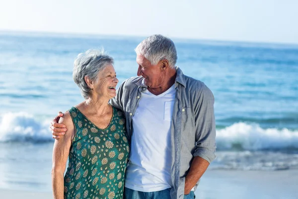 Senior couple embracing — Stock Photo, Image