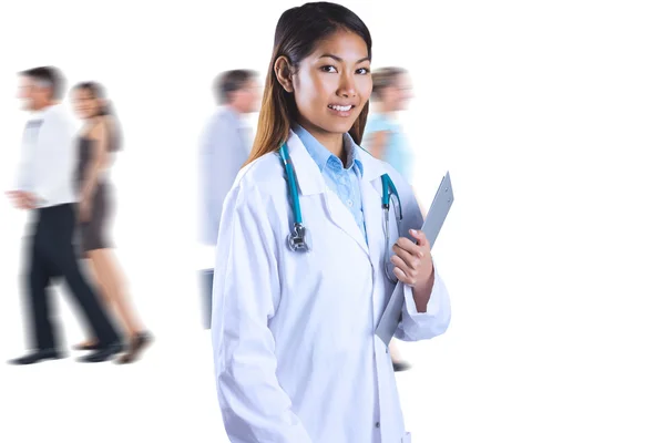 Asiatico medico holding appunti — Foto Stock