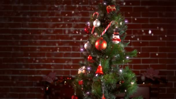 Διακοσμημένο χριστουγεννιάτικο δέντρο — Αρχείο Βίντεο