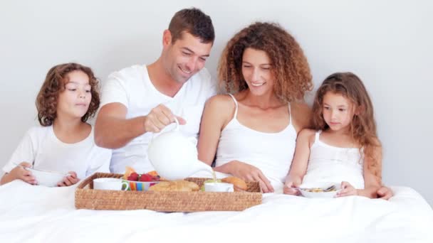 Happy family having breakfast — Stock Video