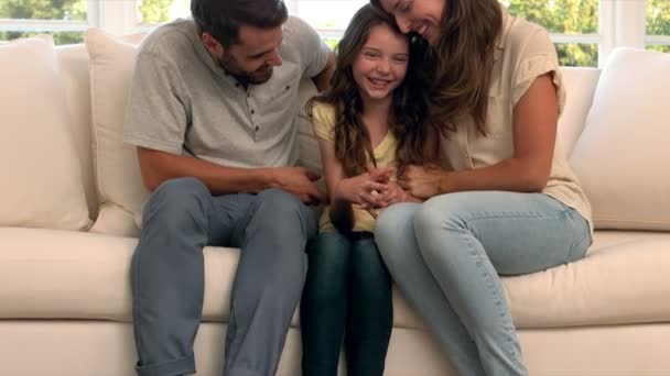 Parents playing with daughter — Stock Video