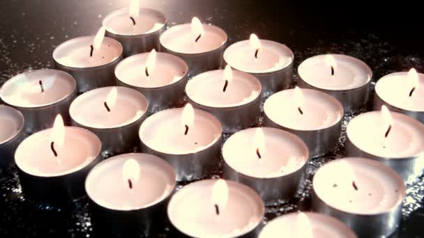 Вид задуваемых свечей — стоковое видео