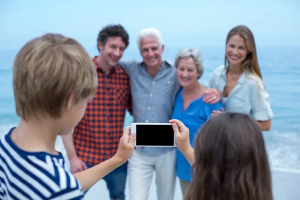 Broers en zussen familie fotograferen — Stockfoto