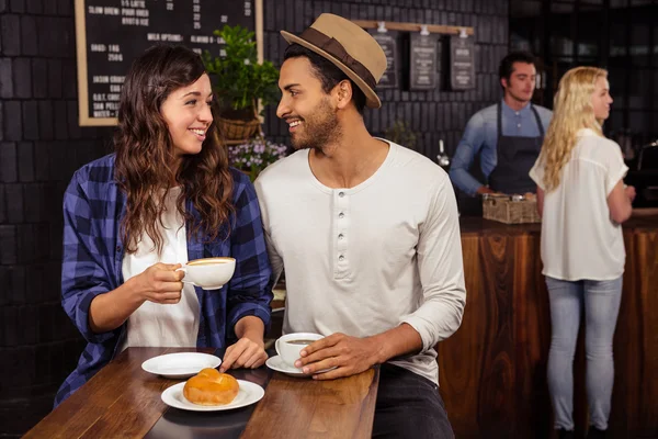 Couple drinking coffee — Stock Photo, Image