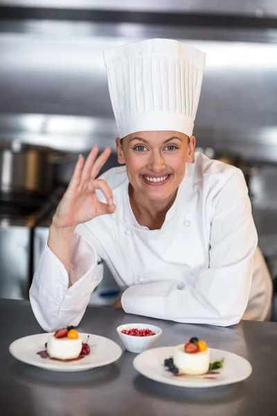 Chef-kok weergegeven: ok teken — Stockfoto