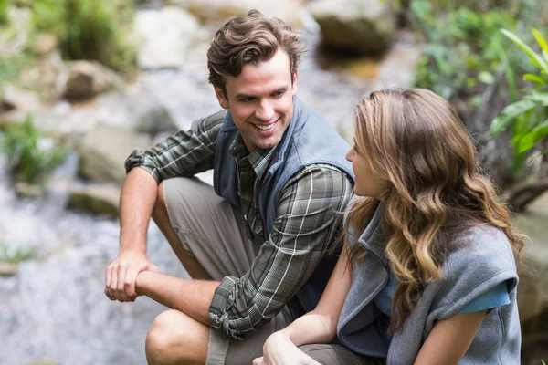 Wanderer schauen einander an — Stockfoto