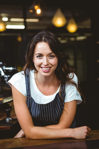 Sorrindo barista no café — Fotografia de Stock