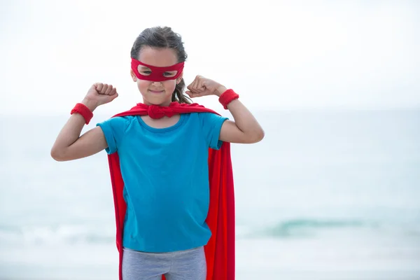 Fille portant costume de super-héros — Photo