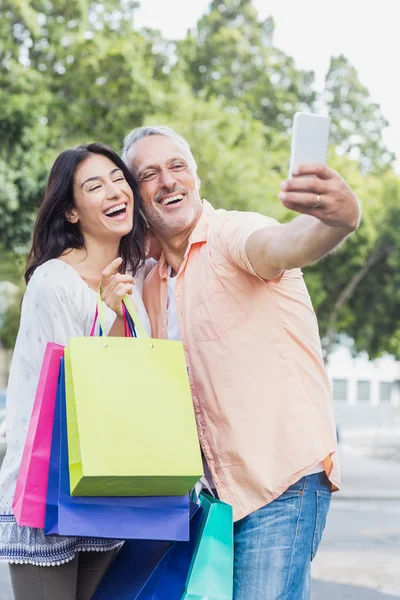 Paar nemen selfie — Stockfoto