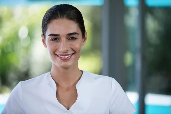 Confident female masseur — Stock Photo, Image