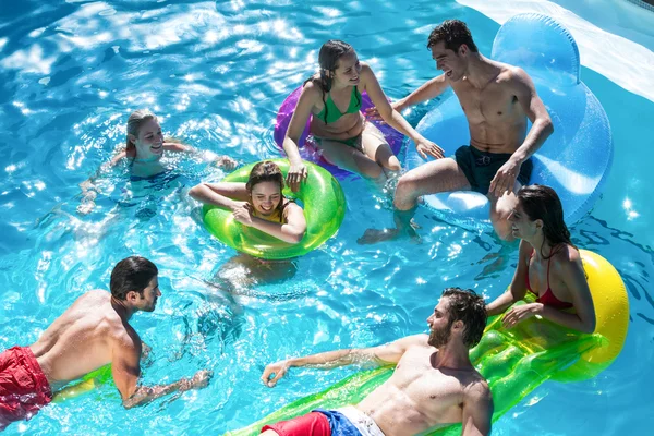 Group of friends having fun — Stock Photo, Image