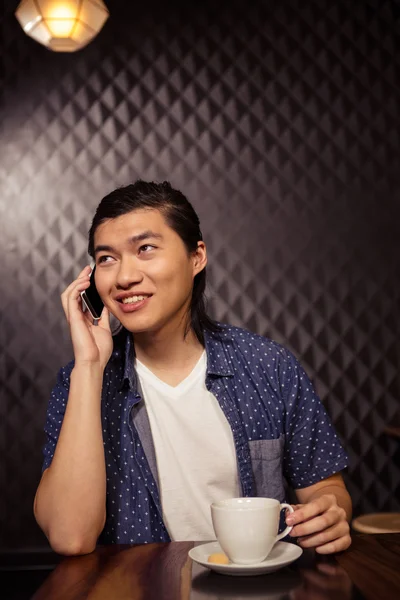 Homem fazendo um telefonema — Fotografia de Stock