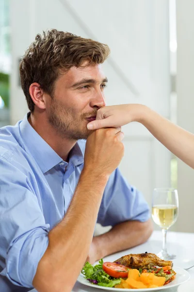 Homem feliz beijando a mão — Fotografia de Stock