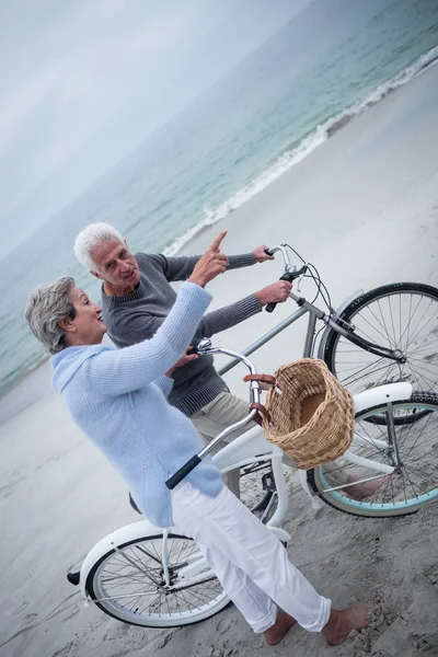 Senior couple having ride — Stock Photo, Image
