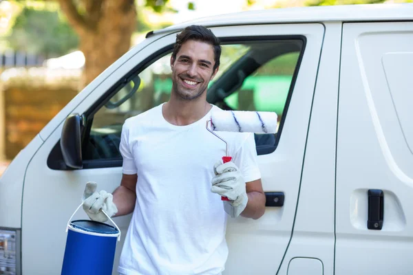 Pintor seguro con equipo — Foto de Stock