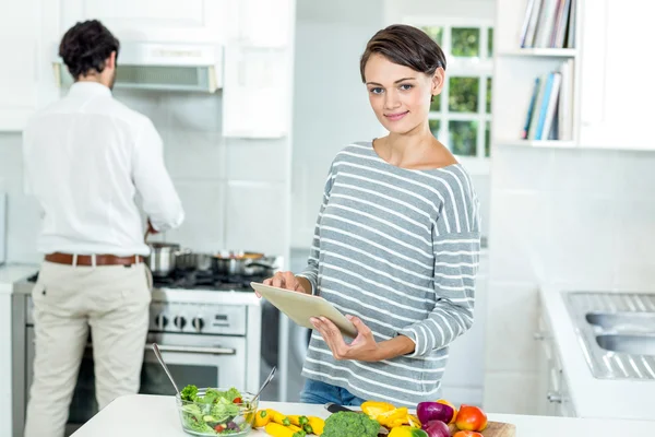 Woman using digital tablet — Stock Photo, Image