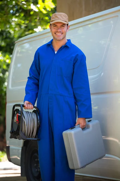 Mechanic met gereedschapskist — Stockfoto