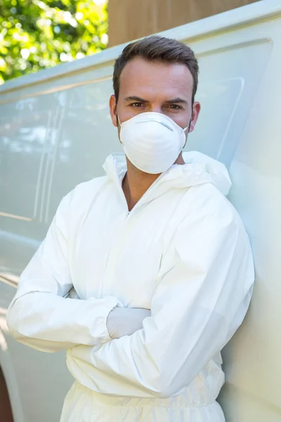 Pest control man standing next to van — Stock Photo, Image