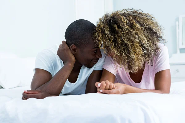 Casal romântico cara a cara — Fotografia de Stock