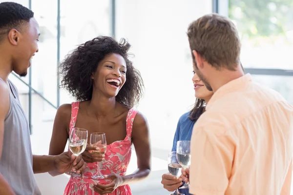 Friends toasting wine glasses — Stock Photo, Image